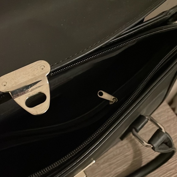 Black Purse - Picture 3 of 6